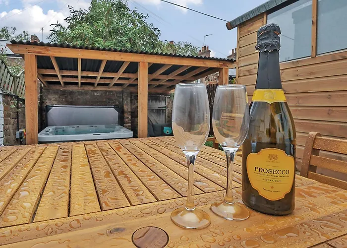 The Little Domus - Modern With Hot Tub * Γιορκ