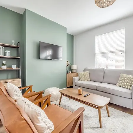 The Little Domus - Modern With Hot Tub Vakantiehuis York